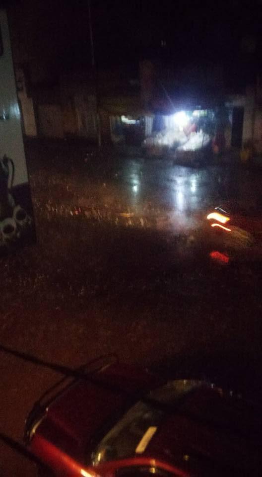 العاصمة صنعاء تشهد في هذه الاثناء أمطار غزيرة (صور) العاصمة صنعاء تشهد في هذه الاثناء أمطار غزيرة (صور)