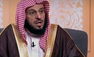 أول كلمة مرئية للشيخ القرني بعد خروجه من المستشفى