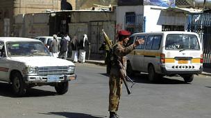 عبر نفق طوله 45 متراً: فرار 14 سجيناً بينهم عناصر من القاعدة من سجن المنصورة بعدن