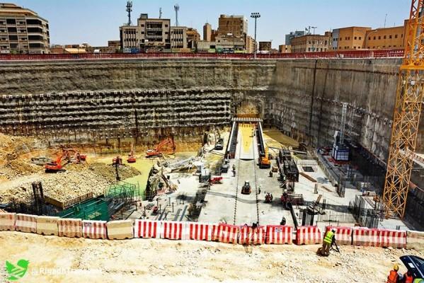 هذه الآلة التي اصبحت حديث سكان الرياض في السعودية (فيديو)