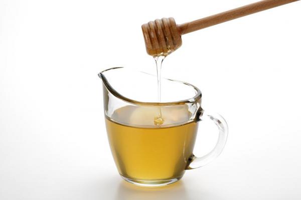 طرق إستخدام العسل والماء الدافئ للتخسيس.. وما هي فوائده؟