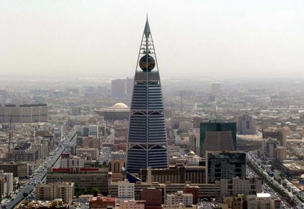 مواقع: الرياض تطرد وزير في حكومة هادي "الاسم" 