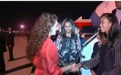 فيديو: ابنة أوباما تنظر بطريقة غريبة للأميرة للاسلمى