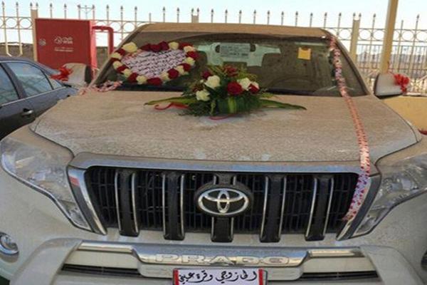 صور.. معلمة سعودية تهدي زوجها فيلا جديدة وسيارة .. لهذا السبب!!
