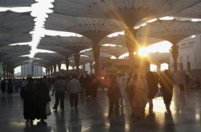 سقوط 3 قتلى على الاقل في التفجير الانتحاري الذي وقع امام الحرم المدني واستهدف رجال الامن اثناء الافطار