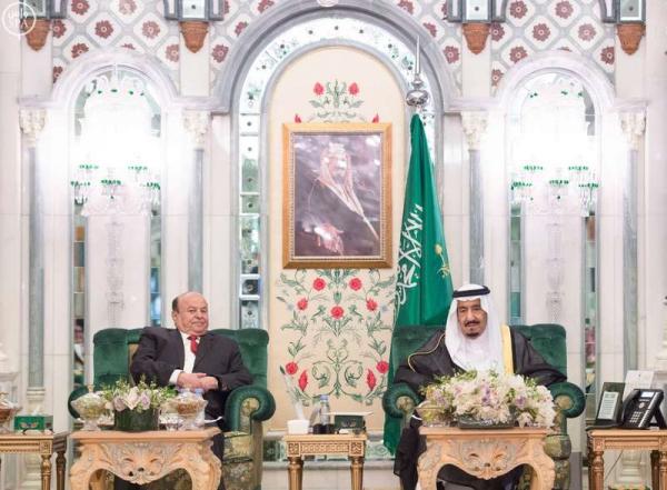 الرئيس هادي يجتمع بخادم الحرمين الشريفين بصحبة عشرات القادة السعوديين والأمراء (الاسماء + صور)