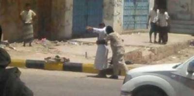 بعد استنفار امني في المكلا .. مداهمة خلية ارهابية والقبض على قيادي كبير في القاعدة (الاسم)