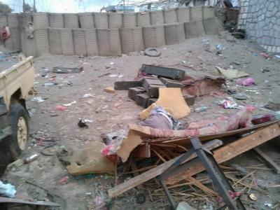 التفاصيل الكاملة لمهاجمة مسلحين معسكر الصولبان بعدن والسيطرة عليه واحتجاز اسرى من الجنود
