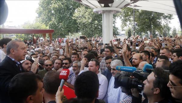  “أردوغان” لشعبه: ابقوا في الميادين أسبوعاً .. وقراراتنا ستتم بالعقل لأننا لسنا انتقاميين