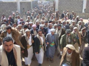 ادخال قوافل غذائية الى دماج:  عقلد صلح بين الحوثيين والسلفيين لوقف الاقتتال بدماج وتشكيل لجنة مراقبه ورفع المواقع المستحدثه(صور)