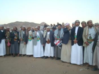 ادخال قوافل غذائية الى دماج:  عقلد صلح بين الحوثيين والسلفيين لوقف الاقتتال بدماج وتشكيل لجنة مراقبه ورفع المواقع المستحدثه(صور)