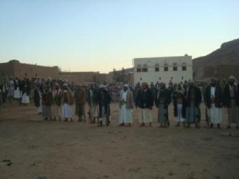 ادخال قوافل غذائية الى دماج:  عقلد صلح بين الحوثيين والسلفيين لوقف الاقتتال بدماج وتشكيل لجنة مراقبه ورفع المواقع المستحدثه(صور)