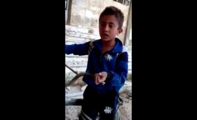 “إنها إرادة الله هو اللي يكتب من بده يموت و من بده يعيش”.. شاهد قوة إيمان طفل سوري