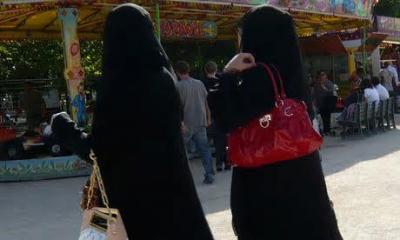 اختفاء فتاتين سعوديتين في باريس والسفارة السعودية توضح ملابسات اختفاءهن