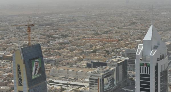 شركة سعودية تعرض تأجير عاملات منازل بالساعة.. ومواطنون يصفونه بسوق "نخاسة" (صور)