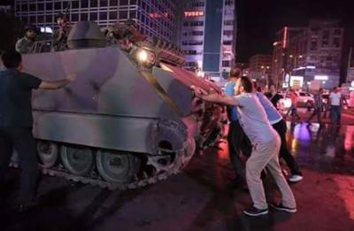 حرييت: هكذا دارت حرب رجال الاستخبارات ليلة انقلاب تركيا