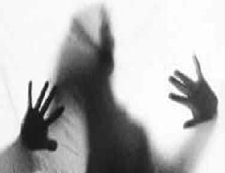 تشغّل ابنتها القاصر في الرذيلة لسداد قرض