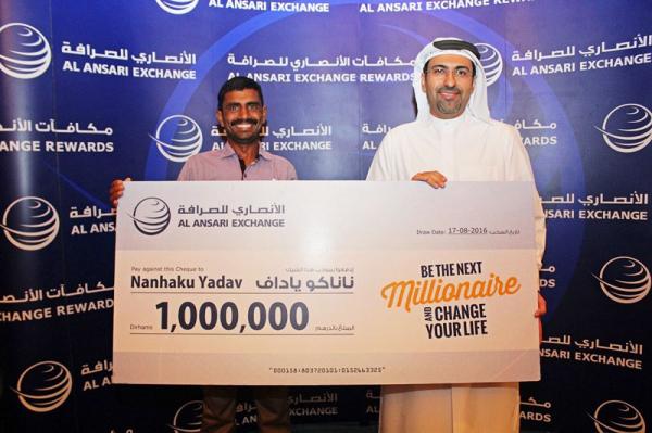عامل بناء هندي اب لثلاثة أطفال يتحول إلى مليونير في دبي