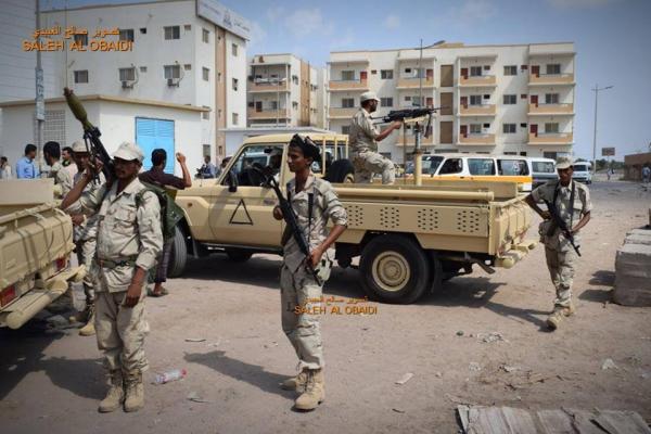 ‏أمن عدن يضبط أسلحة وذخيرة متنوعة في منزل أحد المطلوبين أمنيا في لحج