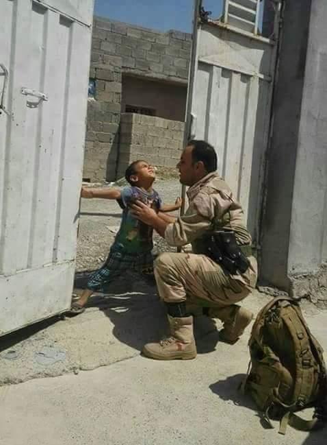 تفاصيل مكالمة هاتفية لزوجة قتيل حوثي أبكت جنود الجيش الوطني