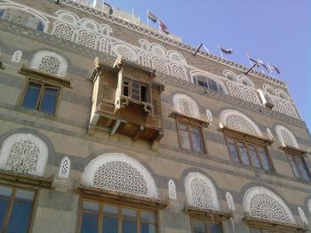بحضور السفير الفرنسي والهندي والباكستاني: وزير الثقافة يفتتح "الدورة التدريبية الأولى لقطع الأحجار الكريمة وشبه الكريمة" في المركز الوطني
