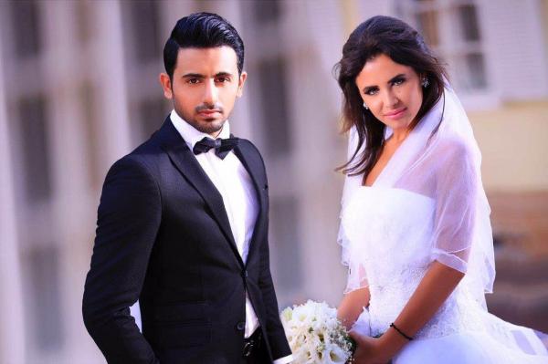 في مفاجأة لجمهوره.. هل تزوج فؤاد عبدالواحد بملكة جمال الشمال وعكار اللبنانية؟