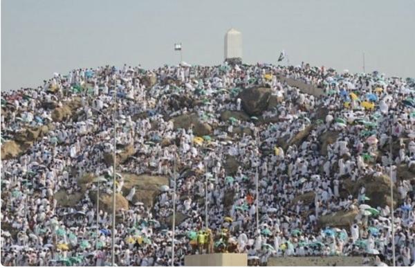 قرابة مليوني حاج يجتمعون في صعيد عرفة في ثاني ايام الحج