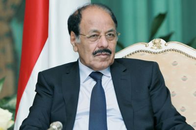 الفريق علي محسن الاحمر يجتمع بقيادات الجيش والمقاومة ليحذرهم من هذا الشيء!!