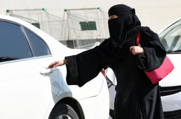 سعوديات يكشفن سبب تفضيلهن الركوب مع سائق “أوبر” الأجنبي ورفضهن السعودي!