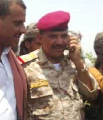 قوة امنية في عدن داهمت منزل قائد محور تعز.. واقتادته إلى إدرة الامن.. لكنهم افرجوا عنه بعد ساعات