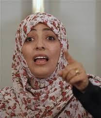 توكل كرمان تهاجم بيت الاحمر وتطالب بثورة جديدة ضدهم.. لهذا السبب !!