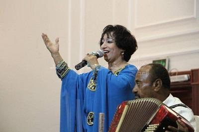 الفنانة "امل كعدل" تكشف حقيقة تعاركها مع مدير مكتب الرئيس "مارم" وعن حقيقة استلامها 5 مليون