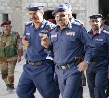 اللجنة العسكرية تصف مطالبهم بفوق طاقتها: جنود الدفاع الجوي والطيران يصعدون من احتجاجاتهم للمطالبة برحيل قائدهم، وبدء نقل الأسلحة