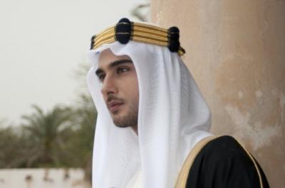 دراسة تكشف عن أول شيء يلفت نظر المرأة في الرجل