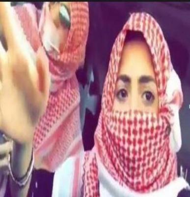 شاهد فيديو.. فنانة سعودية تتنكر في زي رجال وتمارس التفحيط مع شاب