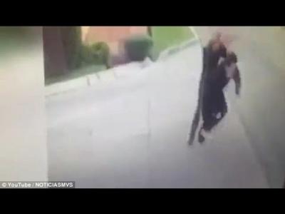 فيديو صادم للحظة اغتيال قاض مكسيكي أصدر حكما بحق “إل شابو” “شاهد”