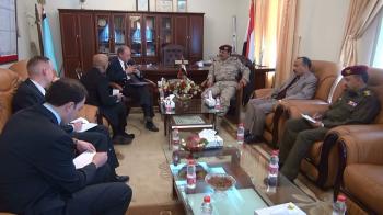 اللواء محسن يناقش مع السفير الأميركي آخر التطورات ويؤكد أن الجيش سيعمل على إنجاح الانتخابات
