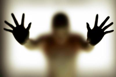 طبيبة تحذّر من هذه المخاطر للعادة السرية.. واضرارها على العلاقة الزوجية