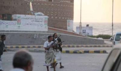 مشرف حوثي يسجن رئيس محكمة في الحديدة