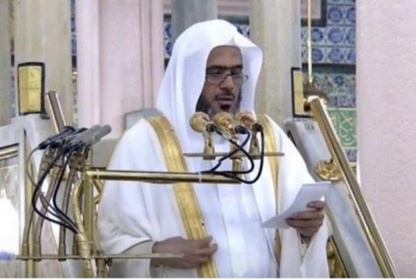 خطيب المسجد النبوي: الاهتمام بالتوافه ومتابعة التافهين يصنع منهم رموزاً يتصدّرون المشهد وهم أقزام
