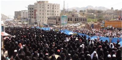 ساحة أبناء العدين يؤكدون دعم هادي في الانتخابات وخطيب إب يدعو كافة مكونات الثورة للمشاركة في 21فبراير باعتباره ثمرة نضال وقضاء على مشروع التوريث والتمديد