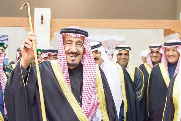 الملك سلمان ينشر تغريدة في تويتر بشأن زياراته لدول الخليج .. (نص ما قاله)