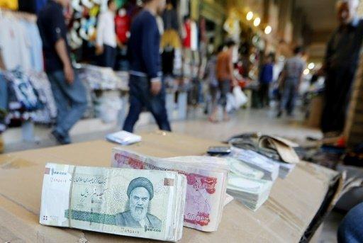 هبوط الريال الايراني الى سعر قياسي جديد