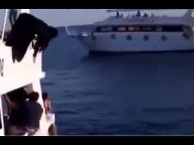 شاهد فيديو.. سعودية تلقي بنفسها في عرض البحر من أعلى اليخت