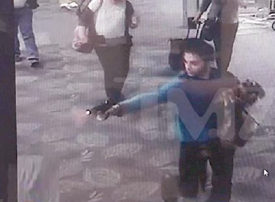 بالفيديو .. شاهد لحظة إطلاق النار بدم بارد داخل المطار بفلوريدا