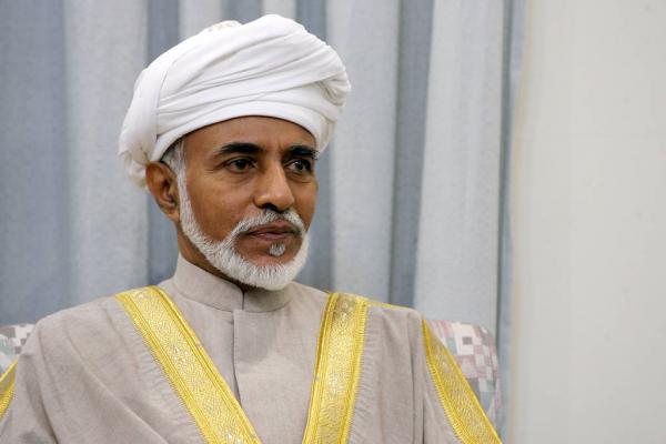 “المونيتور”: سلطنة عُمان.. استراتيجية ناجحة بعيداً عن الانسياق وراء السعودية