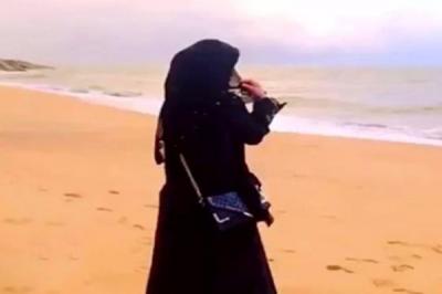 خرج مع زوجته في نزهة بحرية.. فجاءهُ اتصال تسبب في طلاقهما.. وهذا ما حدث!!