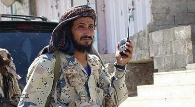 قوة أمنية تداهم منزل القيادي في مقاومة تعز (عدنان زريق) بعدن وسقوط جرحى