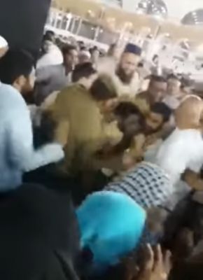 بيان عاجل من رئاسة الحرمين : غسلنا آثار البنزين من ثوب الكعبة .. وهذه حقيقة الحادثة (فيديو)