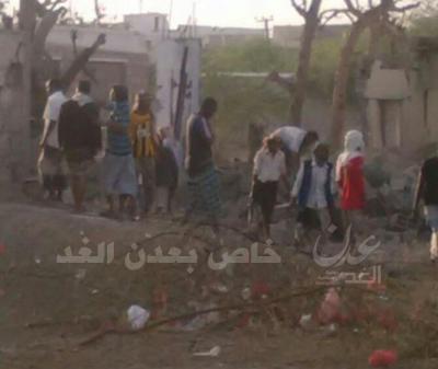 عاجل انفجار في معسكر الحزام الامني بابين وسقوط قتلى وجرحى